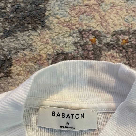 Aritzia Bundle (shirts, shorts, sweater) - Picture 7 of 16